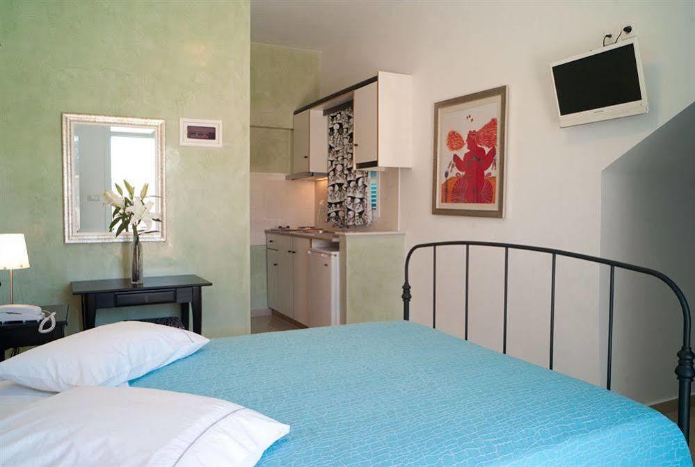 Villa Roussa City Center Fira  Eksteriør bilde